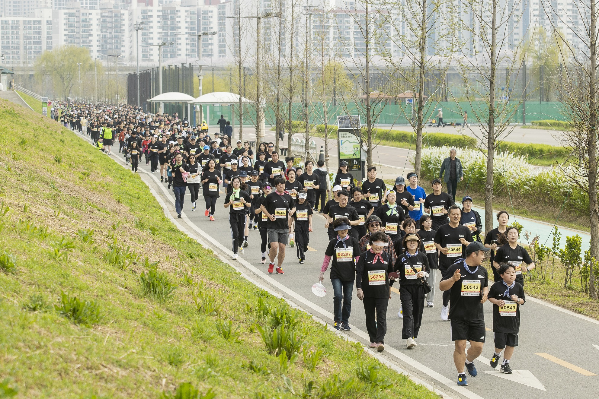 2025-04-12 제14회 양천마라톤-224.jpg